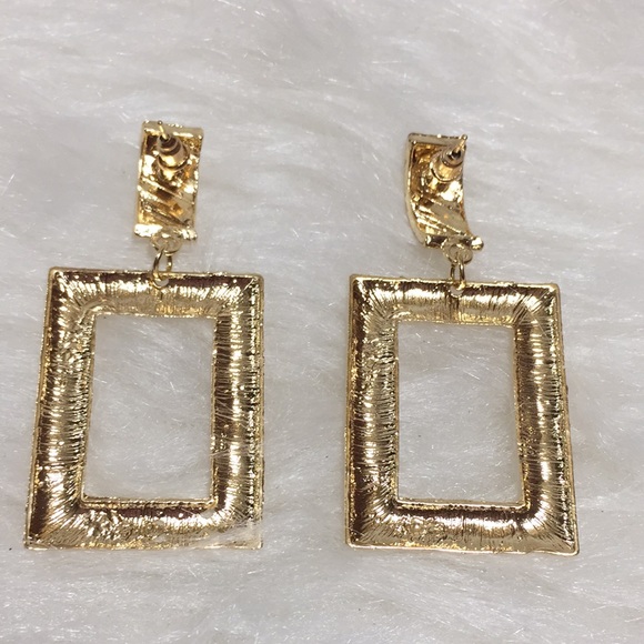 🌹Palm Beach Hammered Door Knocker Earrings - Picture 4 of 5